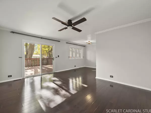 Elk Grove Village, IL 60007,619 Oakton ST