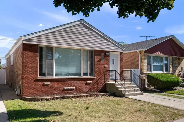 4745 S Leamington AVE, Chicago, IL 60638