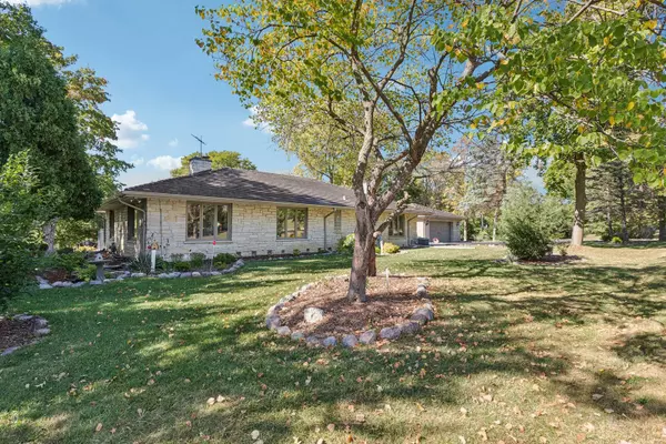 Inverness, IL 60067,1090 Roselle RD