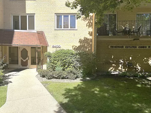 6400 W Belle Plaine AVE #303, Chicago, IL 60634