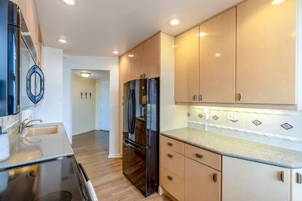 Glenview, IL 60025,Address not disclosed