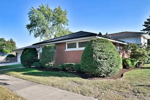 Elmhurst, IL 60126,236 W Adams ST