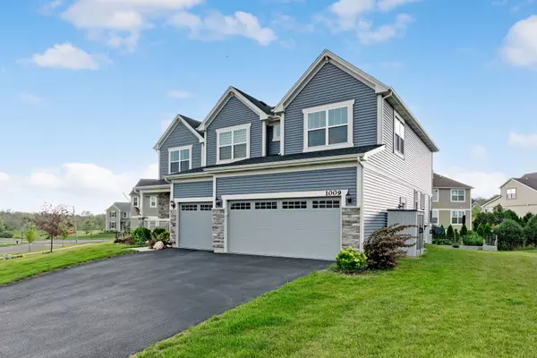Crystal Lake, IL 60012,1009 Persimmon CT
