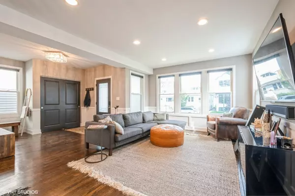 Chicago, IL 60630,5151 W Winona ST