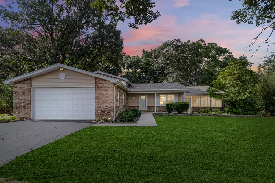 30W359 Wiant RD, West Chicago, IL 60185