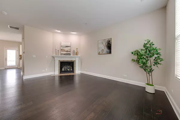Glenview, IL 60026,3253 Coral LN