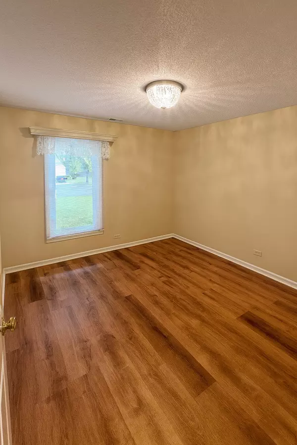 Palatine, IL 60067,36 W Fern CT #117B