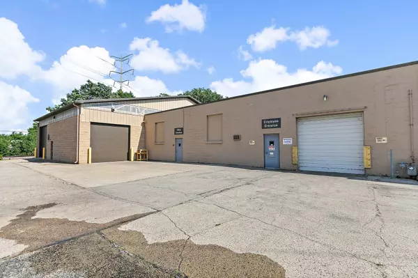Elgin, IL 60120,303 Elgin AVE