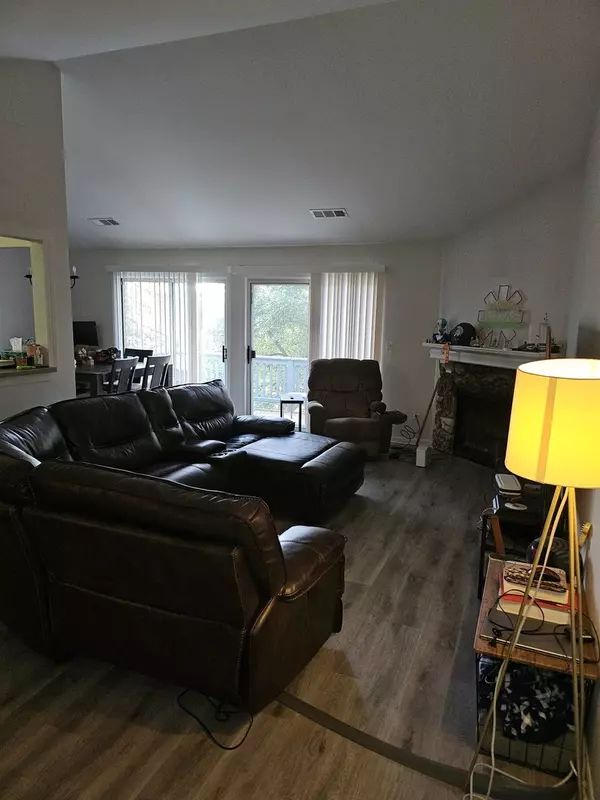 Wheaton, IL 60189,1588 Burr Oak CT #B