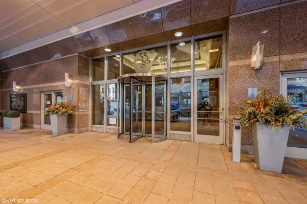 Chicago, IL 60654,33 W Ontario ST #50C