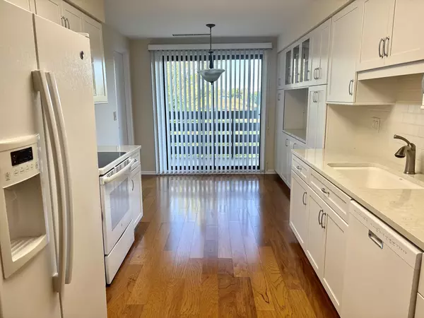 Glenview, IL 60025,2000 Chestnut AVE #407