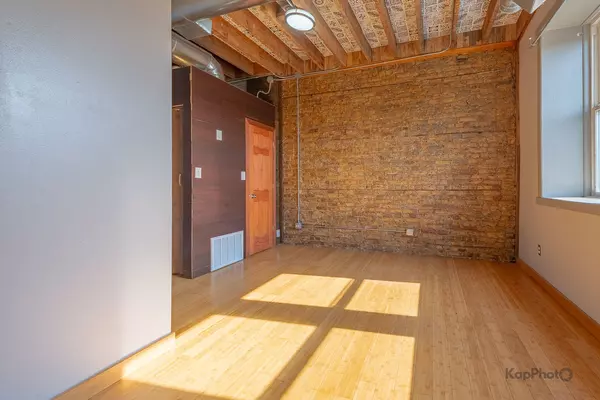 Chicago, IL 60608,2504 S Blue Island AVE #1F