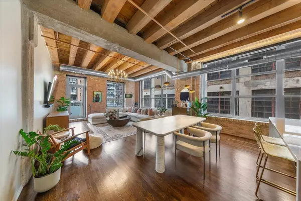 Chicago, IL 60661,333 S Desplaines ST #301