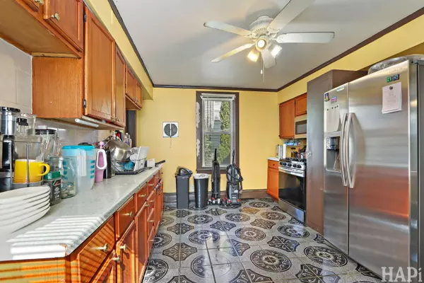 Waukegan, IL 60085,408 BESLEY PL