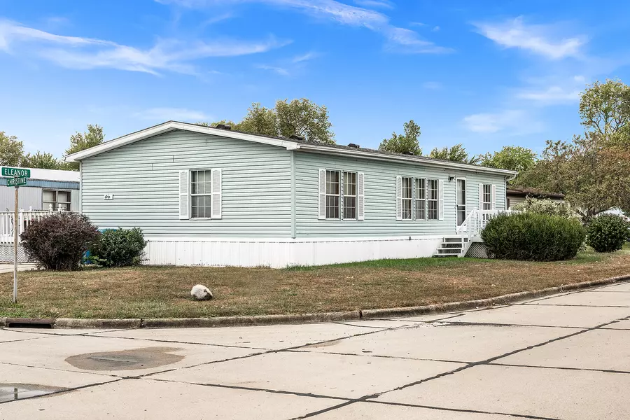 1 Christine WAY, Bloomington, IL 61701