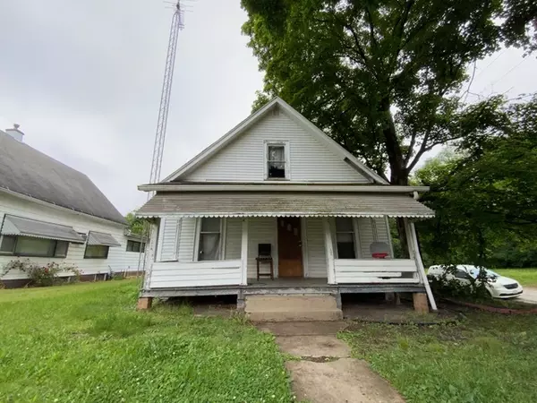 917 Kingdom ST, Danville, IL 61832