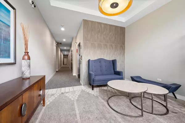 Chicago, IL 60622,1611 N Hermitage AVE #205