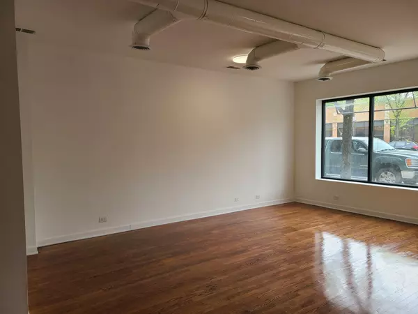 Chicago, IL 60647,2207 N Western AVE #C3