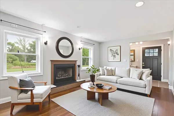 Barrington, IL 60010,26900 W Taylor ST