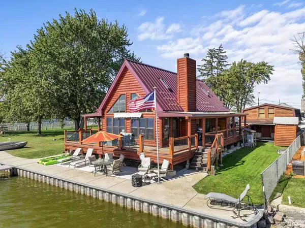 177 Eagle Point RD, Fox Lake, IL 60020