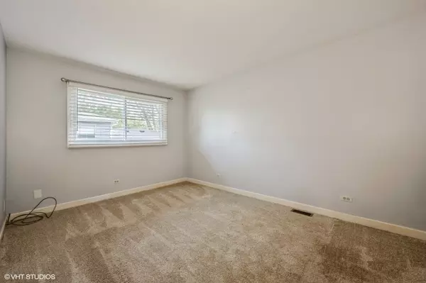 Oswego, IL 60543,102 Mary ST