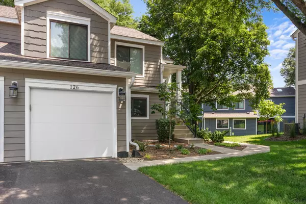 Schaumburg, IL 60193,126 Manchester CT