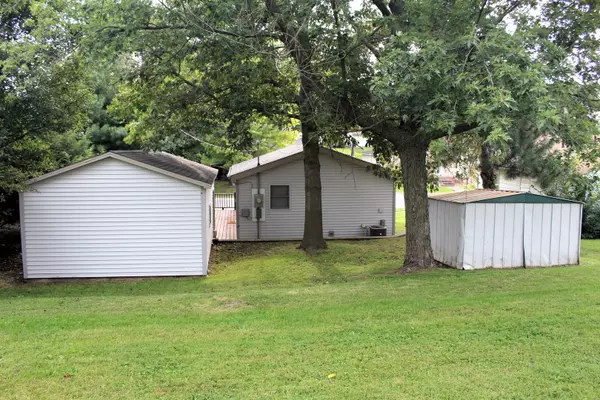 Clinton, IL 61727,613 S Quincy ST