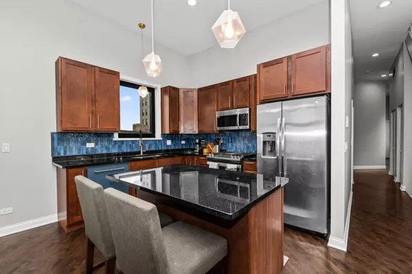 Chicago, IL 60612,2421 W Warren BLVD #3