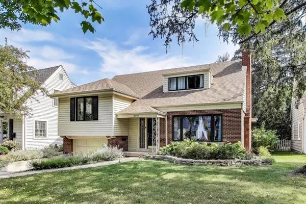 Western Springs, IL 60558,3905 Lawn AVE