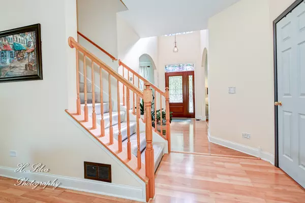 Carpentersville, IL 60110,496 Oakhurst LN