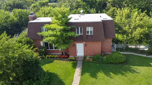 Darien, IL 60561,8428 Creekside LN