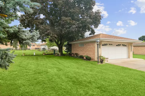Niles, IL 60714,7815 N Oleander AVE