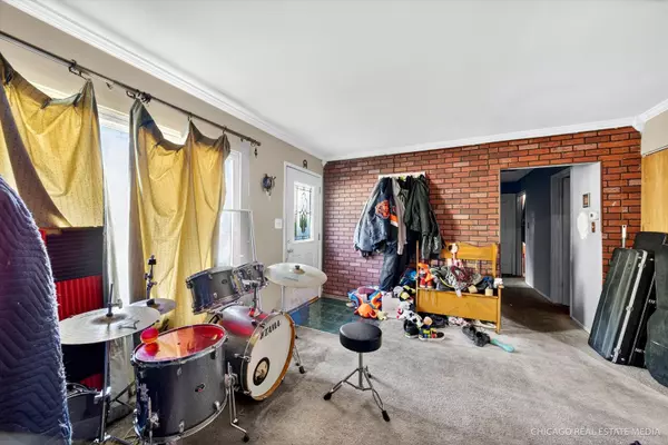 Bolingbrook, IL 60440,135 Springleaf DR