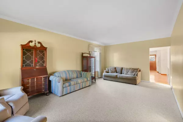 Highwood, IL 60040,239 Sheridan AVE