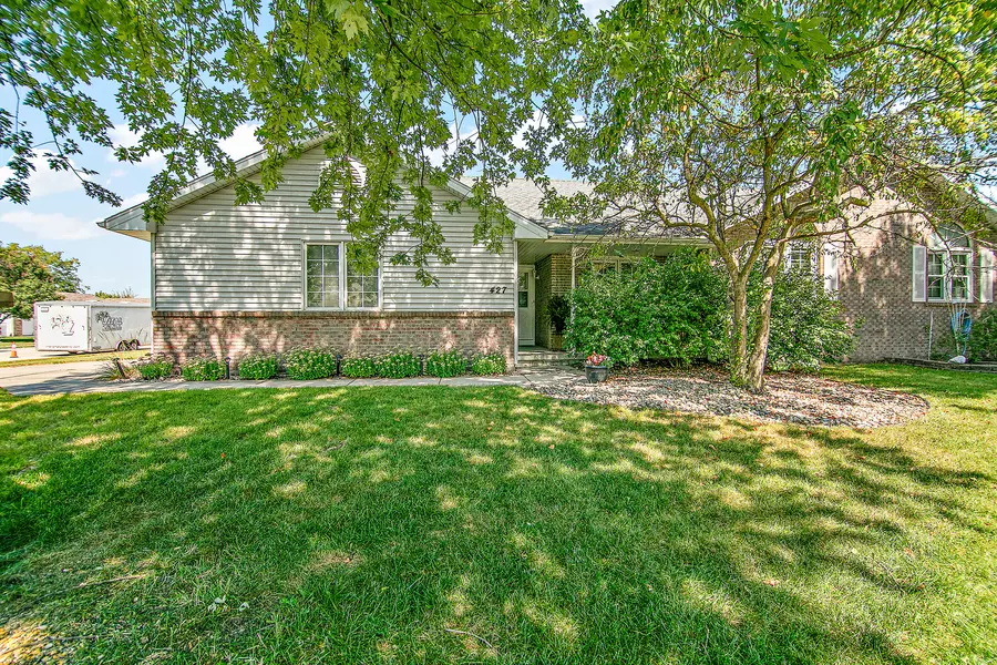 427 Hesburgh DR, Manteno, IL 60950