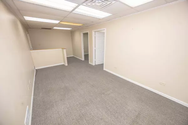 Crest Hill, IL 60403,2364 Plainfield RD #G