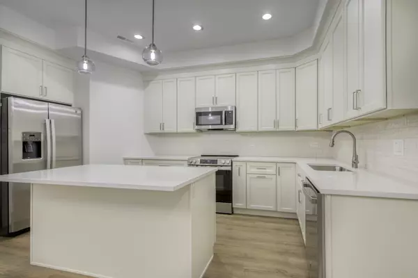 Chicago, IL 60614,2228 N Lincoln AVE #2