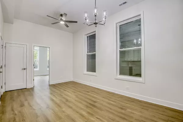 Chicago, IL 60614,2228 N Lincoln AVE #2