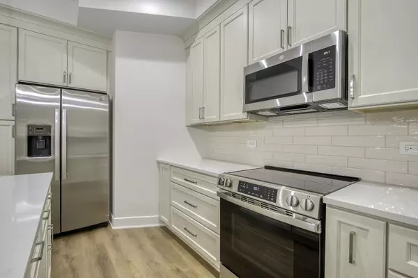 Chicago, IL 60614,2228 N Lincoln AVE #2