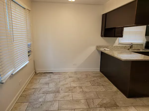Round Lake Beach, IL 60073,208 Juniper TER