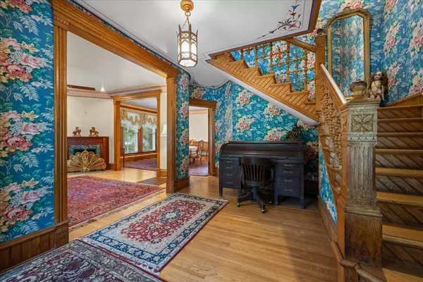 West Chicago, IL 60185,348 Arbor AVE