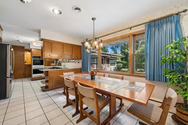 Elk Grove Village, IL 60007,301 S Arlington Heights RD