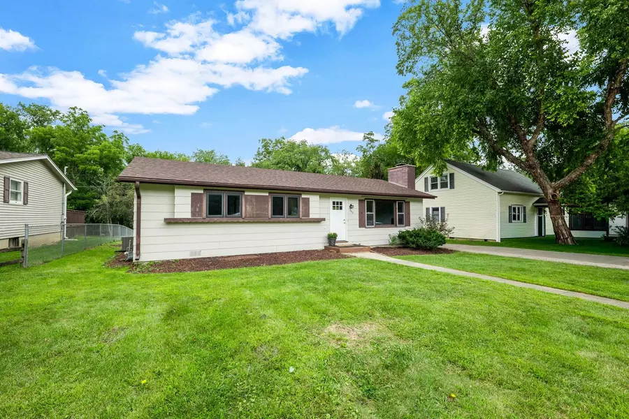 360 Poplar ST, Crystal Lake, IL 60014