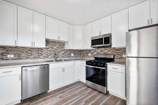 Des Plaines, IL 60016,Address not disclosed