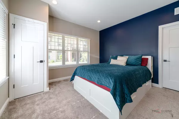 Libertyville, IL 60048,654 Parkside CT