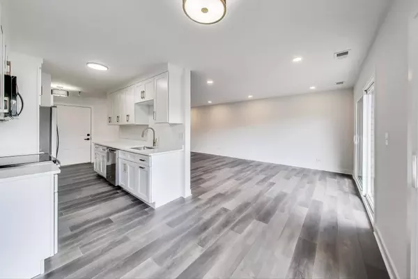 Mount Prospect, IL 60056,1400 N Elmhurst RD #106