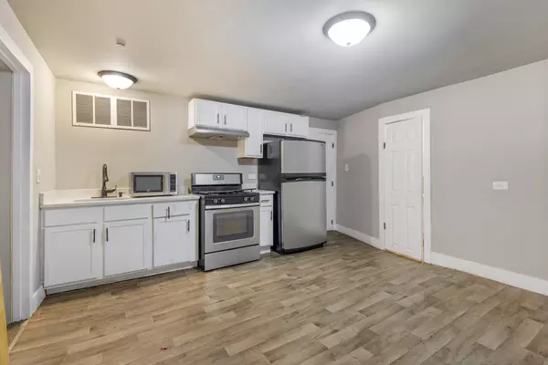 Dolton, IL 60419,631 E 142nd ST