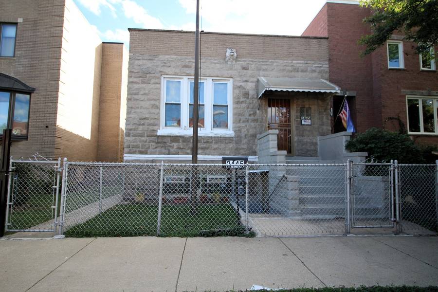 2445 W Erie ST, Chicago, IL 60612