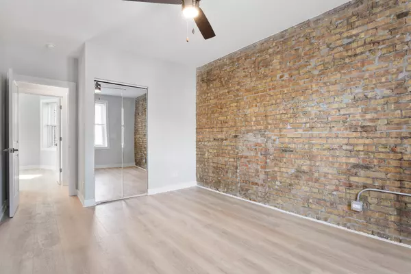 Chicago, IL 60645,7383 N Damen AVE #2W