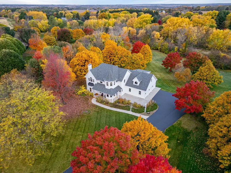 2505 Timberline TRL, Woodstock, IL 60098